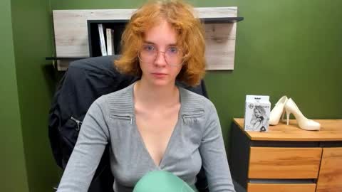 Snapshot of penny_lust chatting on September 12, 6:24 am Penny online show from September 12, 6:24 am