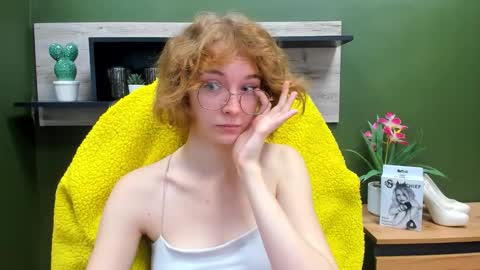 Snapshot of penny_lust chatting on September 26, 6:50 am Penny online show from September 26, 6:50 am