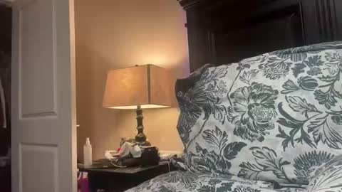 penutbutter691 online show from November 15, 1:18 pm