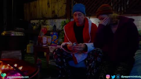 Peppermint and Dusty  online show from January 2, 6:07 am