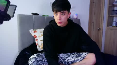 Snapshot of perceo09 chatting on January 5, 4:06 pm first anal video in bio we are lucy and perceo follow us online show from January 5, 4:06 pm