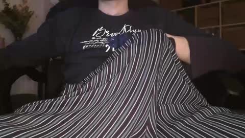 peregrintpelfox online show from December 20, 6:42 am