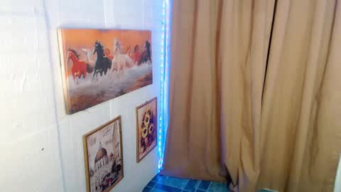 Snapshot of perfect_angel69 chatting on December 3, 4:58 am call me angel online show from December 3, 4:58 am