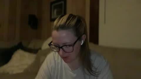 Snapshot of perfectnips742 chatting on September 17, 3:41 am Nelly online show from September 17, 3:41 am