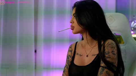 Dee online show from January 6, 5:38 pm