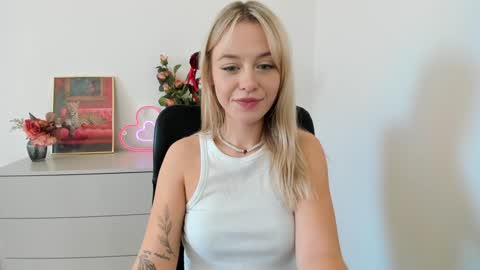 Snapshot of perfectxcindy chatting on December 2, 9:13 am Cindy online show from December 2, 9:13 am