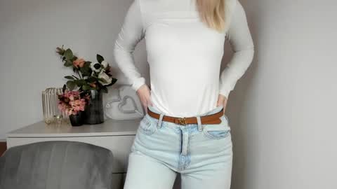 Snapshot of perfectxcindy chatting on December 29, 10:34 am Cindy online show from December 29, 10:34 am