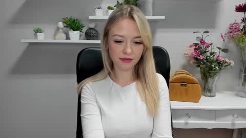 Snapshot of perfectxcindy chatting on January 16, 6:25 am Cindy online show from January 16, 6:25 am