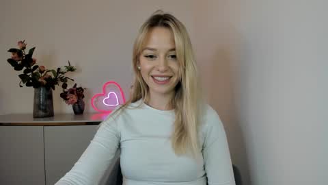 Snapshot of perfectxcindy chatting on January 29, 9:23 am Cindy online show from January 29, 9:23 am