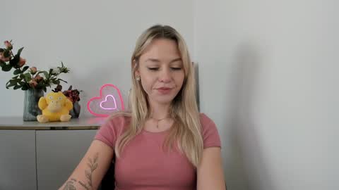 Snapshot of perfectxcindy chatting on February 4, 12:33 pm Cindy online show from February 4, 12:33 pm
