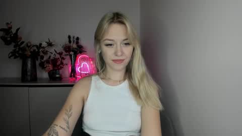 Snapshot of perfectxcindy chatting on February 28, 10:20 am Cindy online show from February 28, 10:20 am