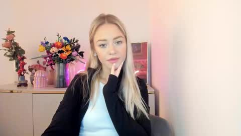 Snapshot of perfectxcindy chatting on October 3, 5:37 am Cindy online show from October 3, 5:37 am