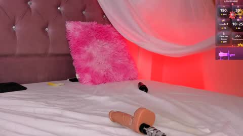 Snapshot of perla_slim chatting on December 3, 6:59 am Perla Jones online show from December 3, 6:59 am