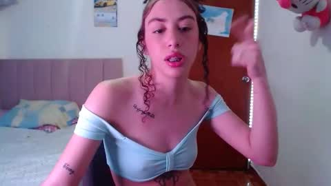 Snapshot of perlaweb_09 chatting on December 17, 9:10 pm perlaweb_09 online show from December 17, 9:10 pm