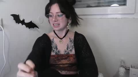 Persephone online show from December 5, 8:23 am