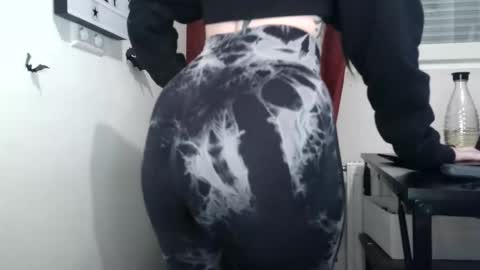 Persephone online show from April 17, 12:08 pm