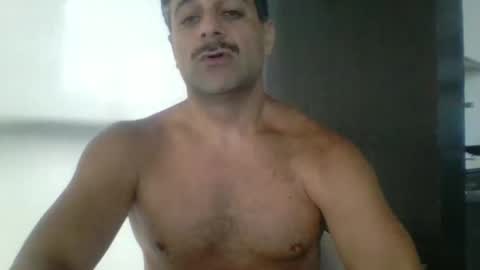 persianprince546 online show from May 26, 2:13 pm