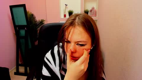 Snapshot of persinaky chatting on December 21, 6:34 pm horror flying on the wings of the night.... online show from December 21, 6:34 pm