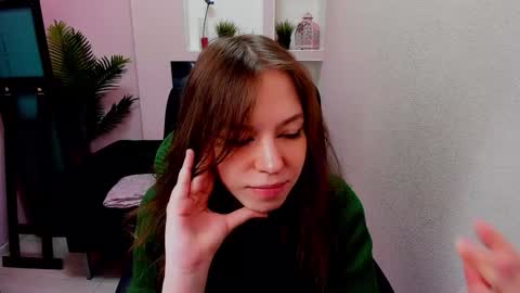 Snapshot of persinaky chatting on December 25, 5:37 am horror flying on the wings of the night.... online show from December 25, 5:37 am