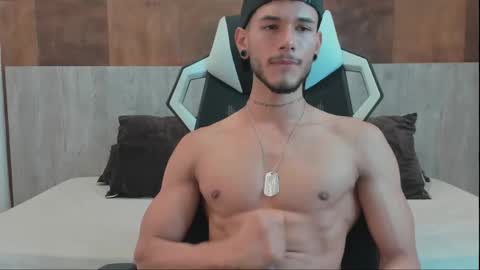 Snapshot of pertty_ken_boy chatting on October 22, 10:48 am ken boy online show from October 22, 10:48 am