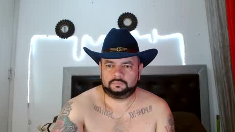 Snapshot of perverseveteranmanxxx chatting on September 28, 3:06 pm Carlos online show from September 28, 3:06 pm