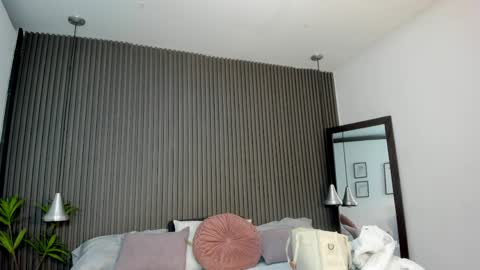 Lizza online show from April 10, 11:04 am