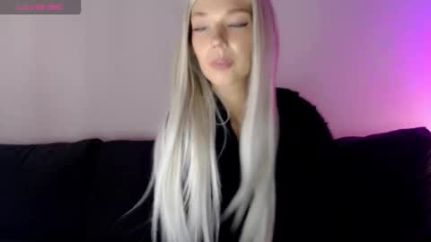 Isabella online show from October 28, 11:25 am