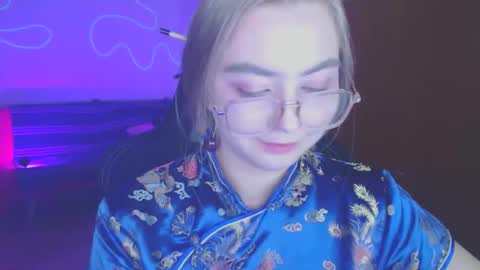 Snapshot of petalkiss chatting on October 4, 8:07 pm petalkiss online show from October 4, 8:07 pm
