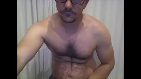 Snapshot of peter_7776 chatting on February 23, 4:39 am peter online show from February 23, 4:39 am