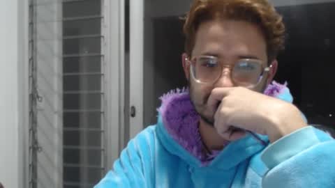 Snapshot of peter_x_annaud chatting on October 24, 1:03 am FELIPE online show from October 24, 1:03 am