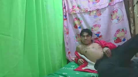 Snapshot of peteresmitd17 chatting on December 14, 2:17 am peteresmitd17 online show from December 14, 2:17 am