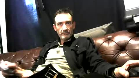 peterrobertson939 online show from April 11, 1:54 am