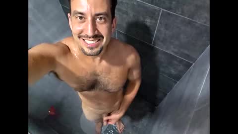 Snapshot of peteypete204 chatting on February 13, 3:39 am peteypete204 online show from February 13, 3:39 am