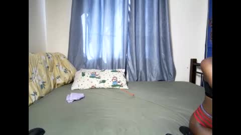 Snapshot of petite_funnie chatting on October 14, 7:31 am petite_funnie online show from October 14, 7:31 am