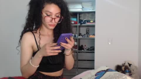 Snapshot of petite_kurly_qt chatting on September 28, 3:45 am loli online show from September 28, 3:45 am