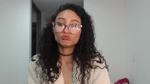 Snapshot of petite_kurly_qt chatting on October 19, 4:57 am loli online show from October 19, 4:57 am