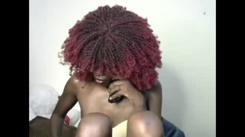 Snapshot of petite_lavi2 chatting on December 27, 5:26 pm petite_lavi2 online show from December 27, 5:26 pm