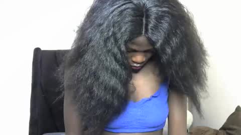 Snapshot of petite_lavi2 chatting on February 15, 6:44 pm petite_lavi2 online show from February 15, 6:44 pm