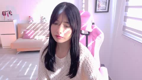 petite_marie_ online show from April 6, 8:43 pm