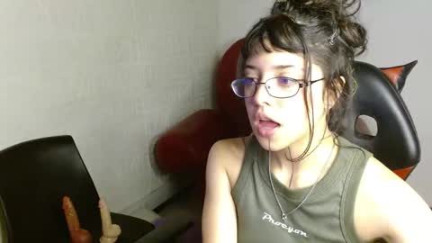 Melody online show from April 10, 2:44 pm