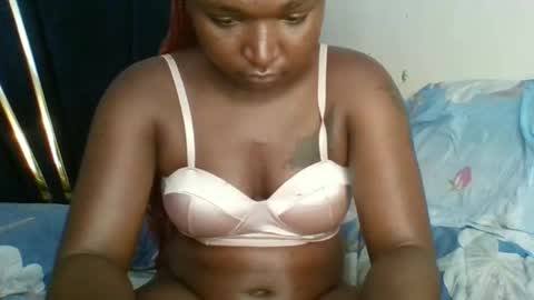 petite_shan online show from March 21, 8:19 am