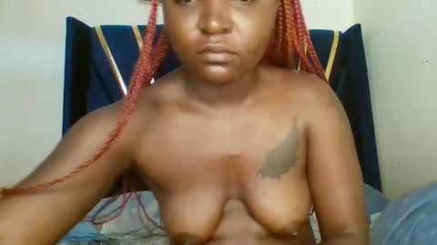 petite_shan online show from March 27, 5:57 am