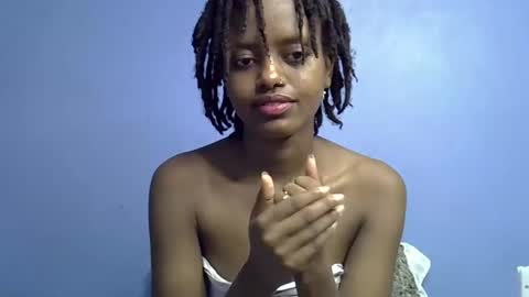 petite_star2 online show from February 20, 6:26 am