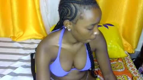 Snapshot of petite_tanya chatting on December 24, 3:27 am Tanya online show from December 24, 3:27 am