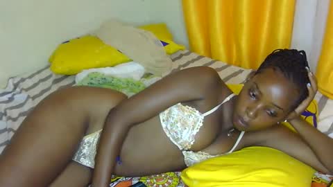 Snapshot of petite_tanya chatting on January 25, 5:07 am Tanya online show from January 25, 5:07 am