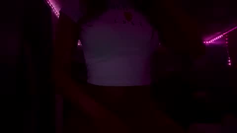 Snapshot of petitebarbie27 chatting on October 29, 4:26 am petitebarbie27 online show from October 29, 4:26 am