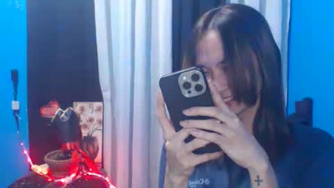 Snapshot of petitebigcock_69 chatting on March 19, 6:17 am petitebigcock_69 online show from March 19, 6:17 am