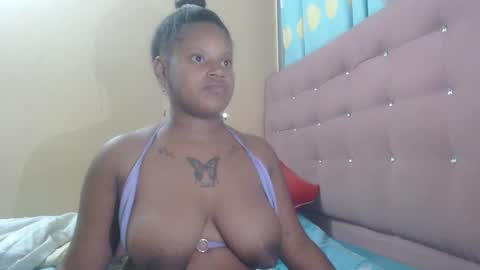 petitechocolatemommy online show from December 14, 4:51 am