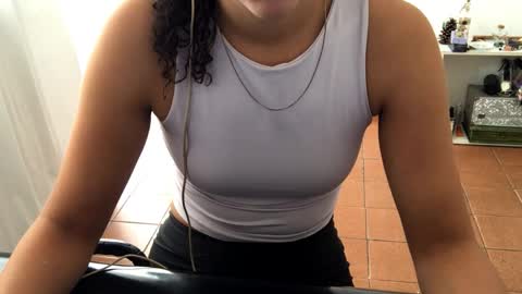 Mlian online show from April 2, 3:31 pm