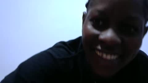 Snapshot of petitegirly12 chatting on February 20, 3:34 am petitegirly12 online show from February 20, 3:34 am